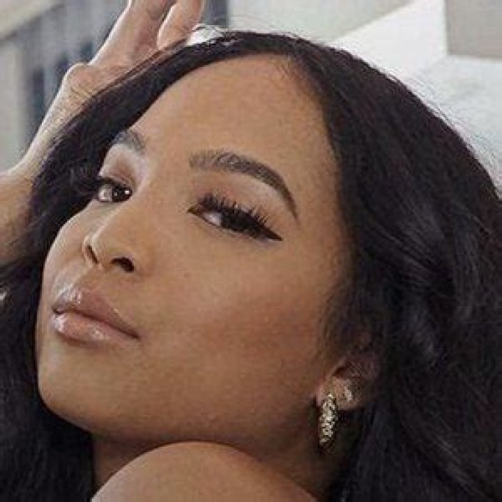  Aliya Janell