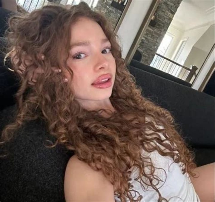 Annabanana (TikTok Star) Biography, Age, Boyfriend, Height, Net Worth
