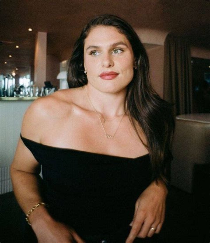 Arista Ilona Height, Weight, Net Worth, Age, Birthday, Wikipedia, Who, Nationality, Biography