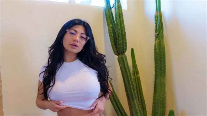 Cami Strella Height, Weight, Net Worth, Age, Birthday, Wikipedia, Who, Instagram, Biography