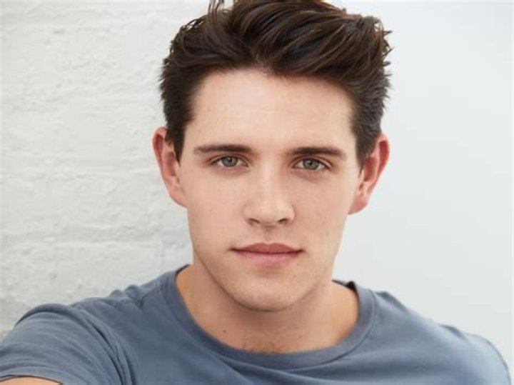 Casey Cott Height, Weight, Net Worth, Age, Birthday, Wikipedia, Who, Nationality, Biography