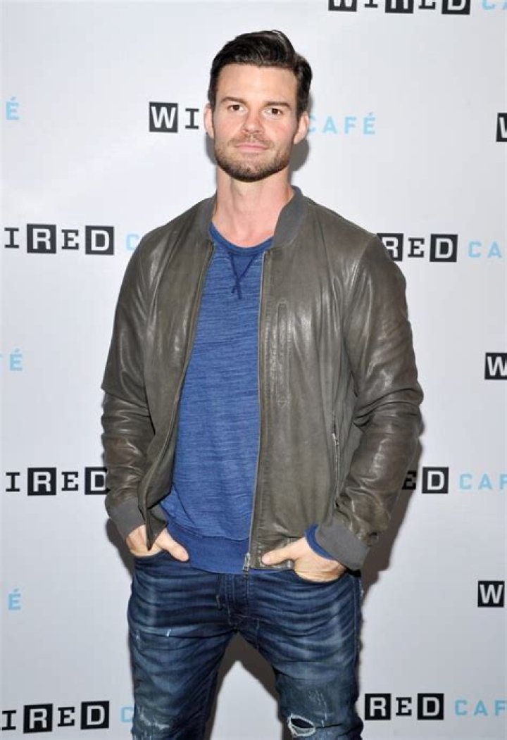 Daniel Gillies Height, Weight, Net Worth, Age, Birthday, Wikipedia, Who, Nationality, Biography