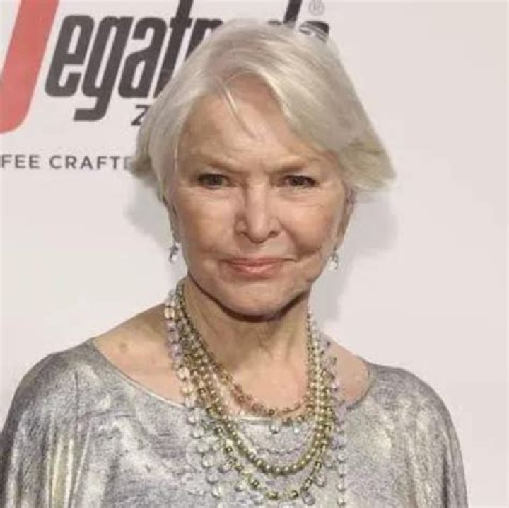 
Dapper Granny Height, Weight, Net Worth, Age, Birthday, Wikipedia, Who, Nationality, Biography 