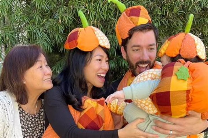 
Drew Scott and Linda Phan Celebrate Son Parker’s First Halloween in Homemade Pumpkin Costumes 
