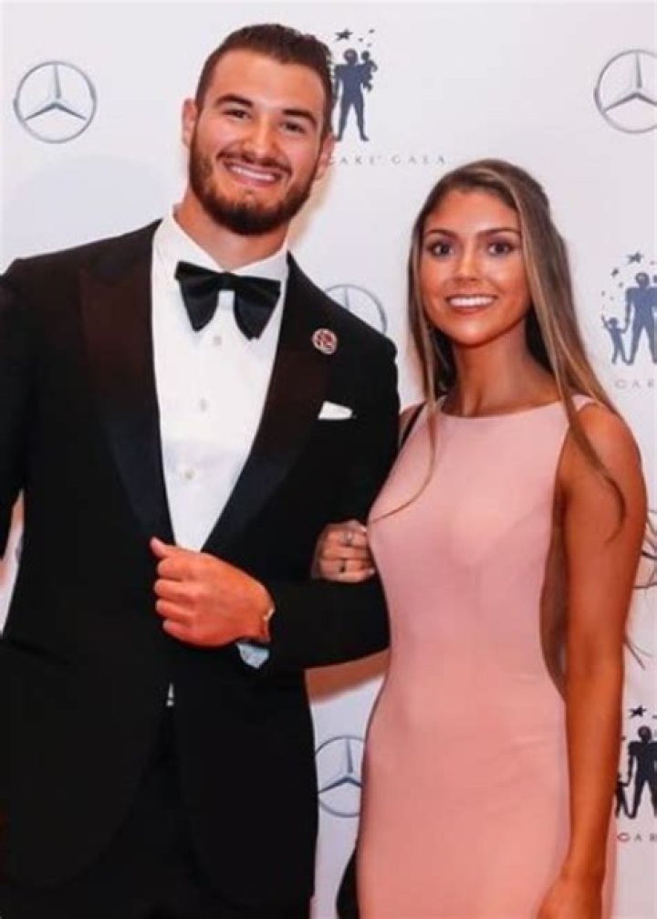 
Hillary Trubisky Height, Weight, Net Worth, Age, Birthday, Wikipedia, Who, Nationality, Biography 