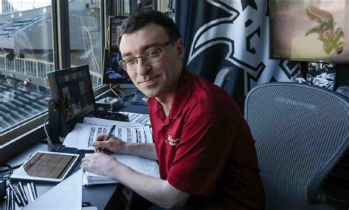 Is Jason Benetti Married to Wife? Or Dating a Girlfriend?