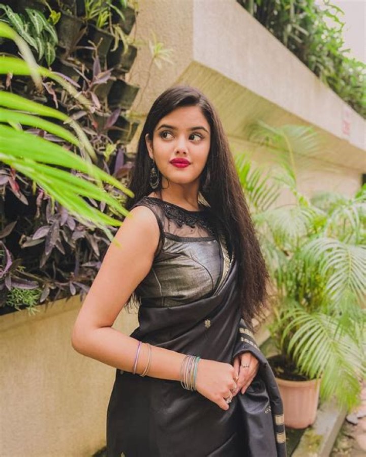 
Ketaki Kulkarni Height, Weight, Net Worth, Age, Birthday, Wikipedia, Who, Nationality, Biography 