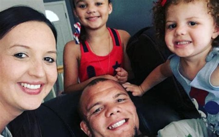 Meet Anthony Smith Wife Mikhala Renee Newman Kids And Married Life