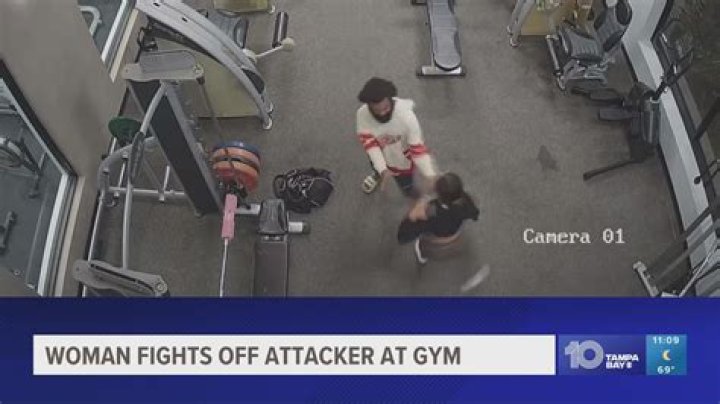 
Video shows Florida woman Nashali Alma fighting off attacker in gym 