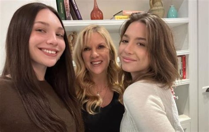 
Who Are Mackenzie Ziegler Parents? Dancer TikTok Videos- Is She Single? 
