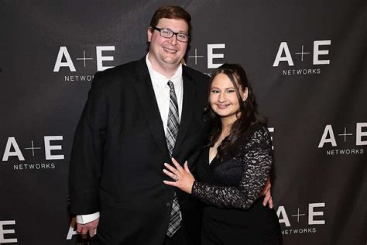 Who Is Lauren La Canfora? Everything To Know About Sports Analyst Jason La Canfora Wife