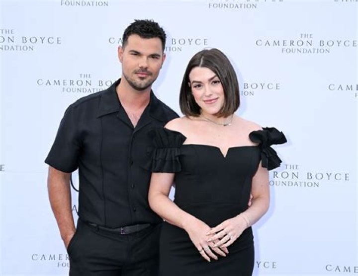 
Who is Taylor Dome, Taylor Lautner’s wife? 